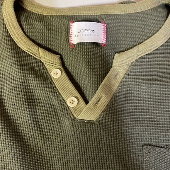 Joes Medium Blue T Shirt & Joes Medium Long Sleeve Olive Green Thermal - Picture 3 of 5